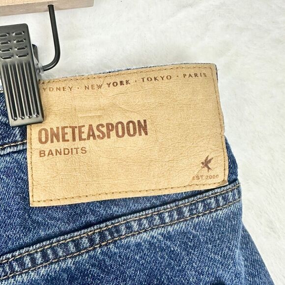 One Teaspoon Bandits Low Waist Denim Shorts Size 31 Dark Wash Raw Hem Cut Off - Picture 4 of 4
